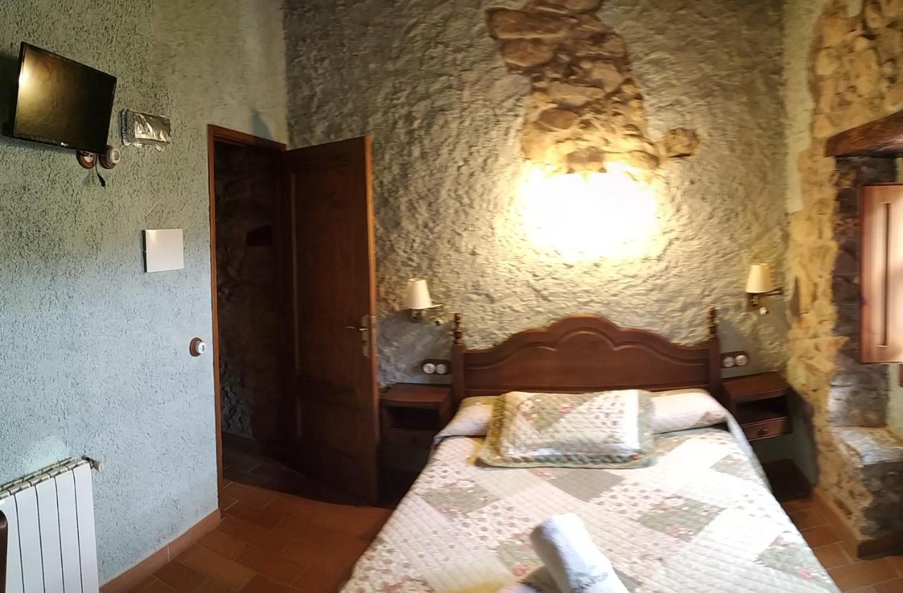Masia Can Felip B&B Llinars del Valles Eksteriør bilde