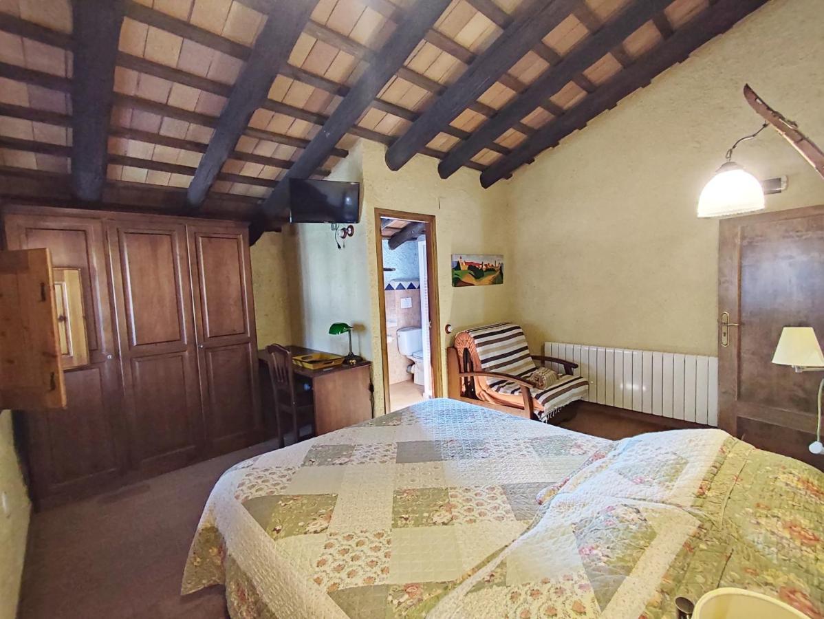 Masia Can Felip B&B Llinars del Valles Eksteriør bilde