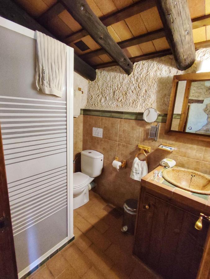 Masia Can Felip B&B Llinars del Valles Eksteriør bilde