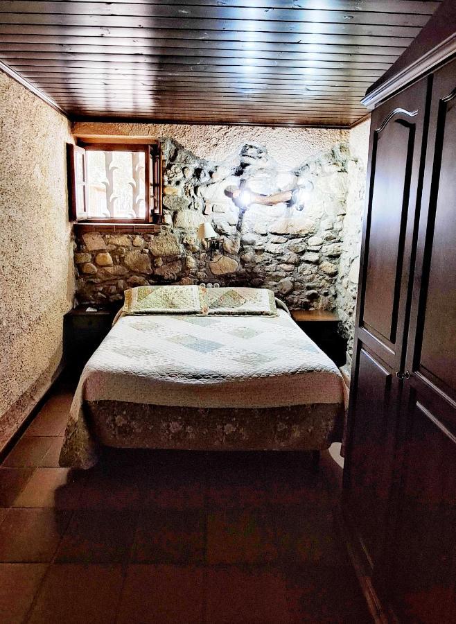 Masia Can Felip B&B Llinars del Valles Eksteriør bilde