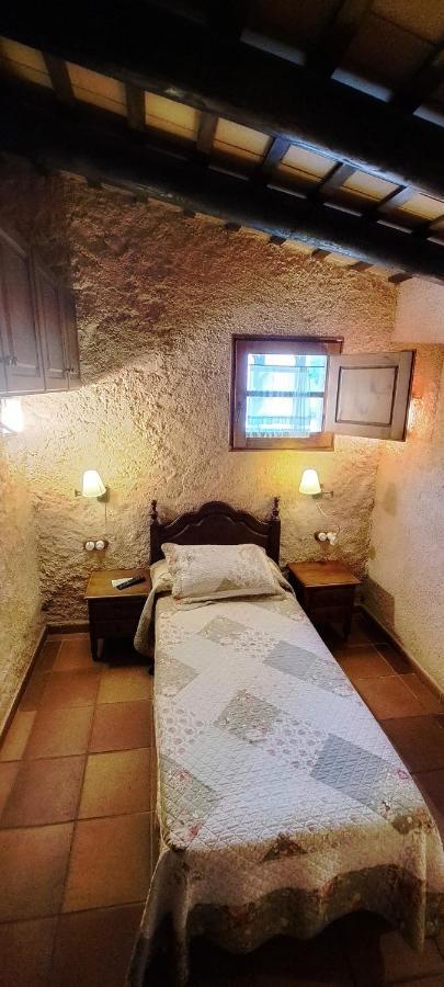 Masia Can Felip B&B Llinars del Valles Eksteriør bilde