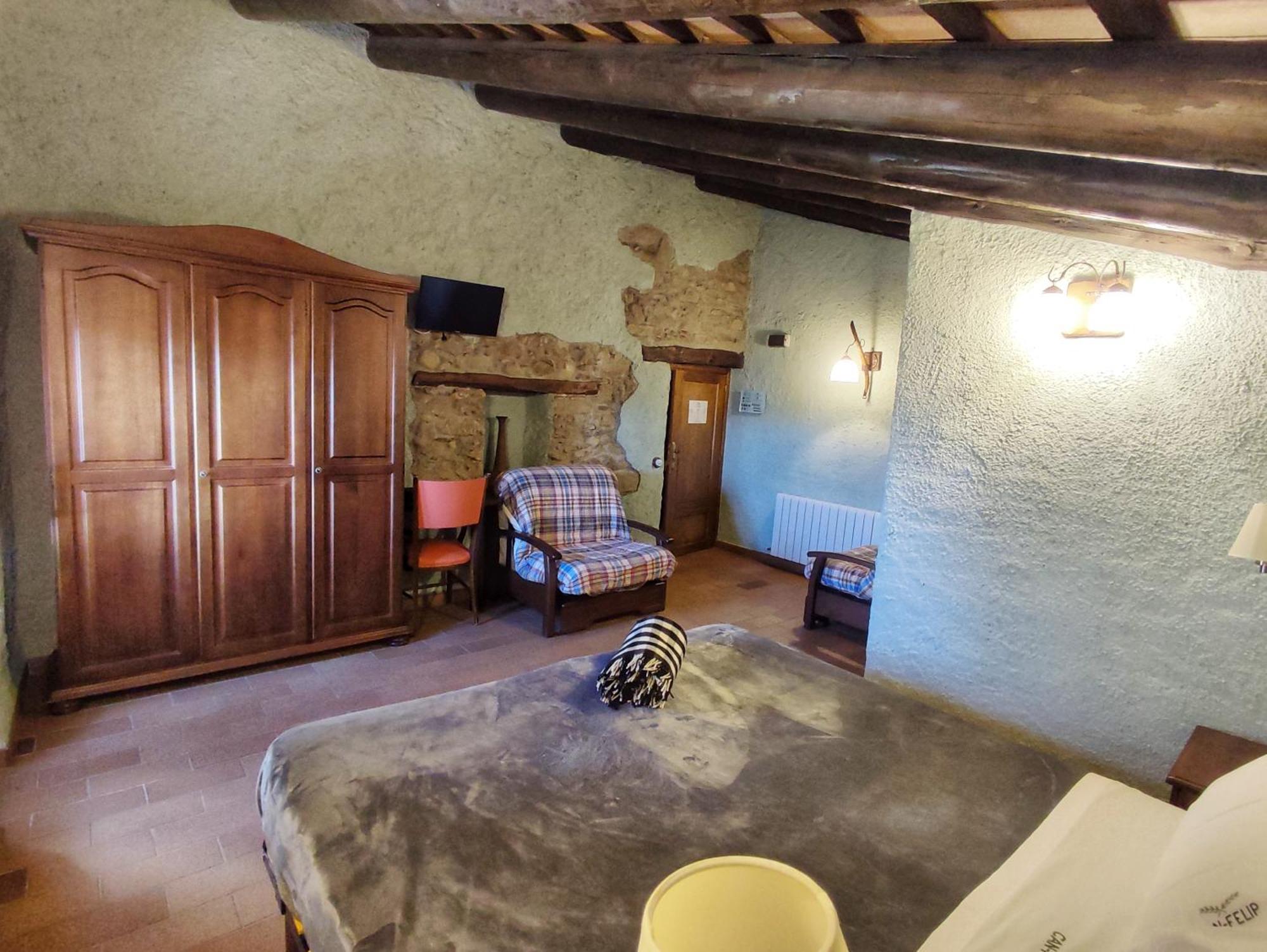 Masia Can Felip B&B Llinars del Valles Eksteriør bilde
